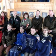 Preisübergabe an Freiwillige im Nationalpark Kellerwald-Edersee Die GewinnerInnen der Verlosung unter "Freiwilligen in Parks" mit KollegInnen und BetreuerInnen © Nationalpark Kellerwald-Edersee