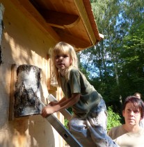 Förderprojekt 2014: Nistkästen-Bau zum Umwelt-Kinder-Tag (NRP Drömling) Bau von Nistkästen für den Naturpark Drömling während des Umwelt-Kinder-Tages 2014 in Oebisfelde